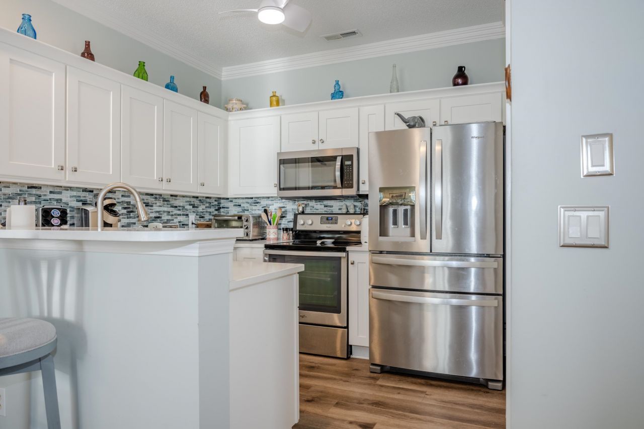 4509 Lightkeepers Way Photo 9