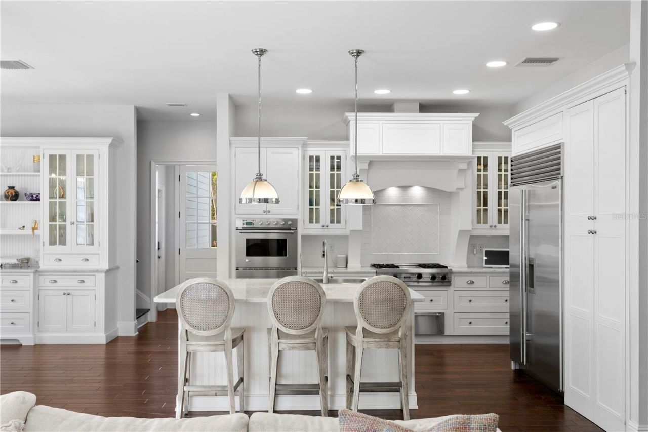 12 S Treasure Drive, Tampa, FL 33609 Photo