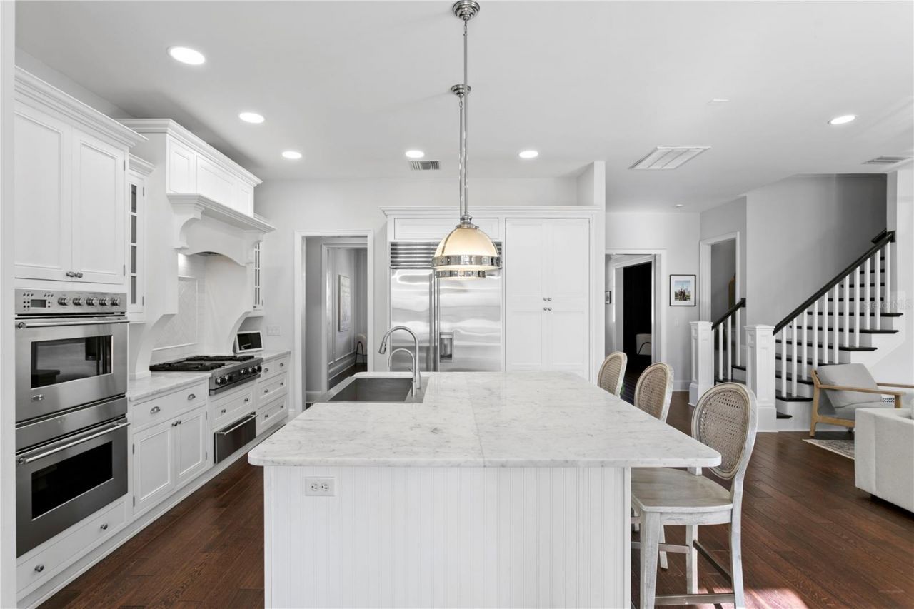 12 S Treasure Drive, Tampa, FL 33609 Photo