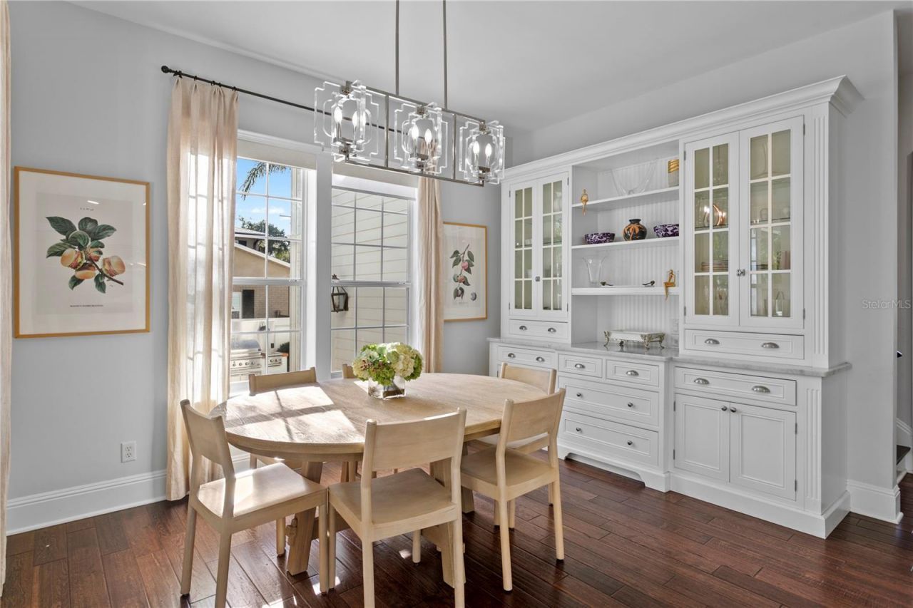 12 S Treasure Drive, Tampa, FL 33609 Photo