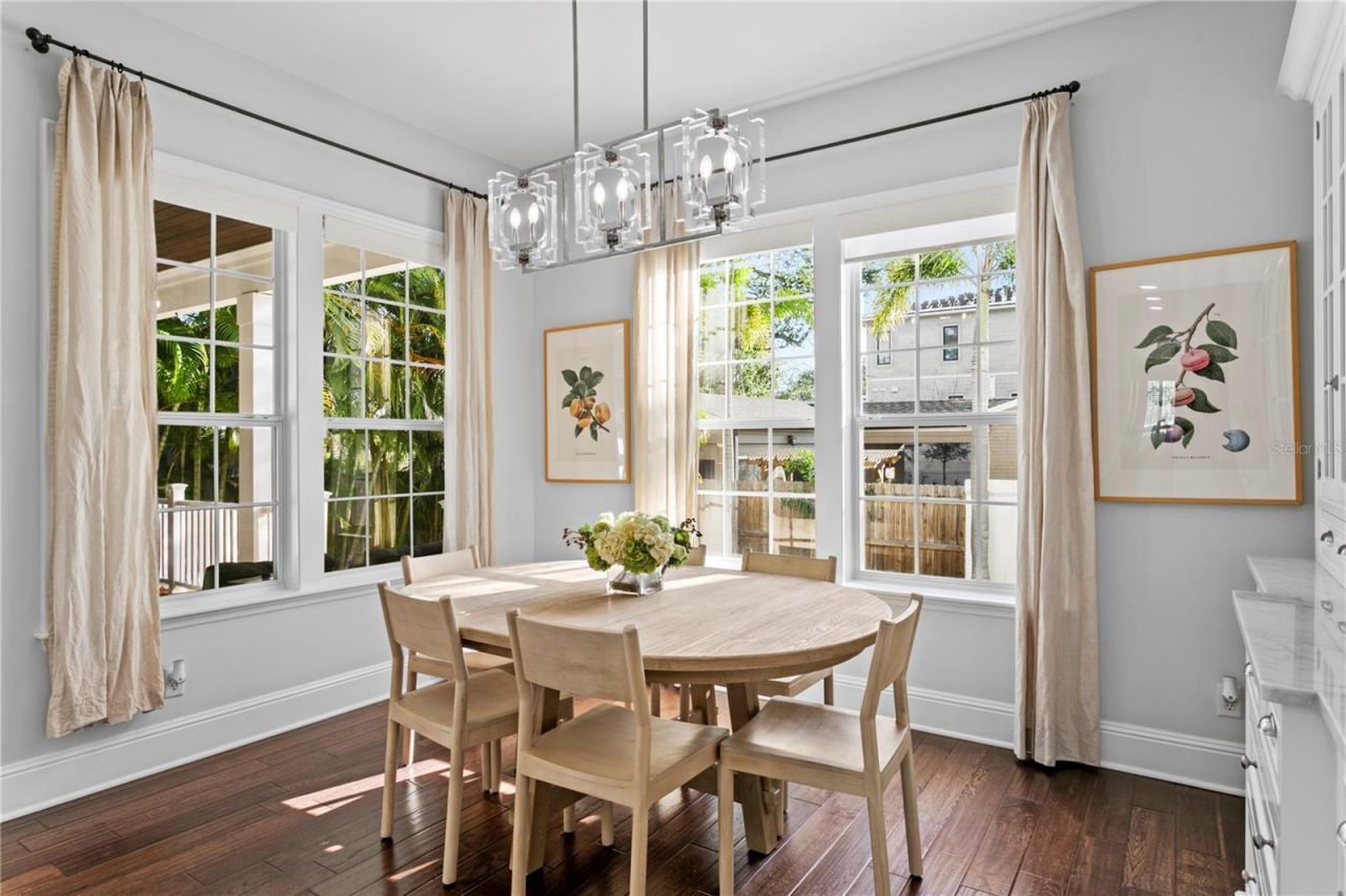 12 S Treasure Drive, Tampa, FL 33609 Photo