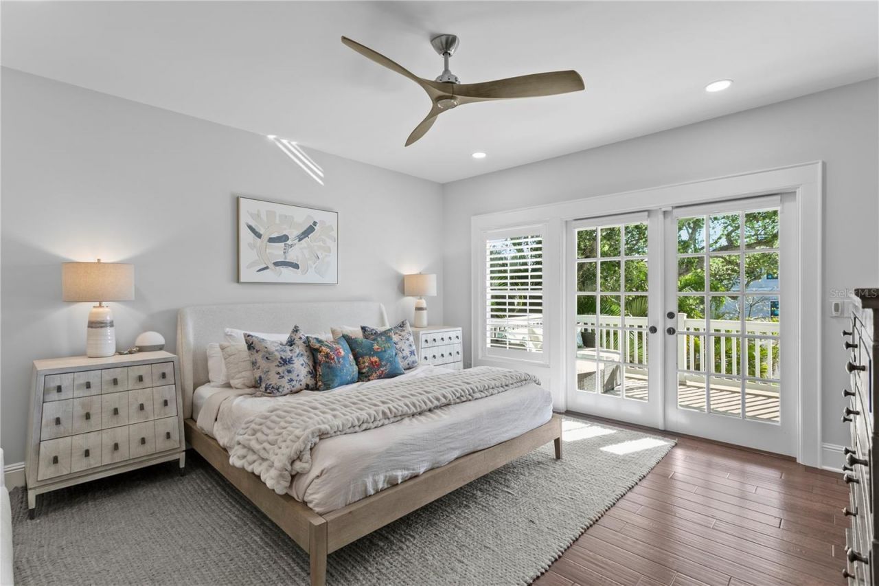 12 S Treasure Drive, Tampa, FL 33609 Photo