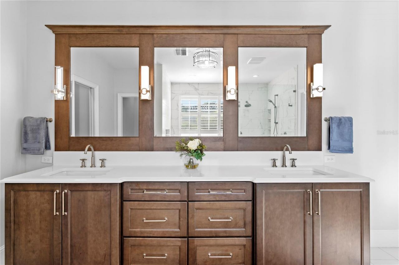 12 S Treasure Drive, Tampa, FL 33609 Photo
