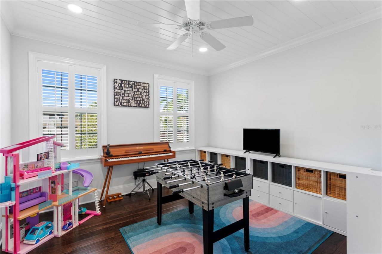 12 S Treasure Drive, Tampa, FL 33609 Photo