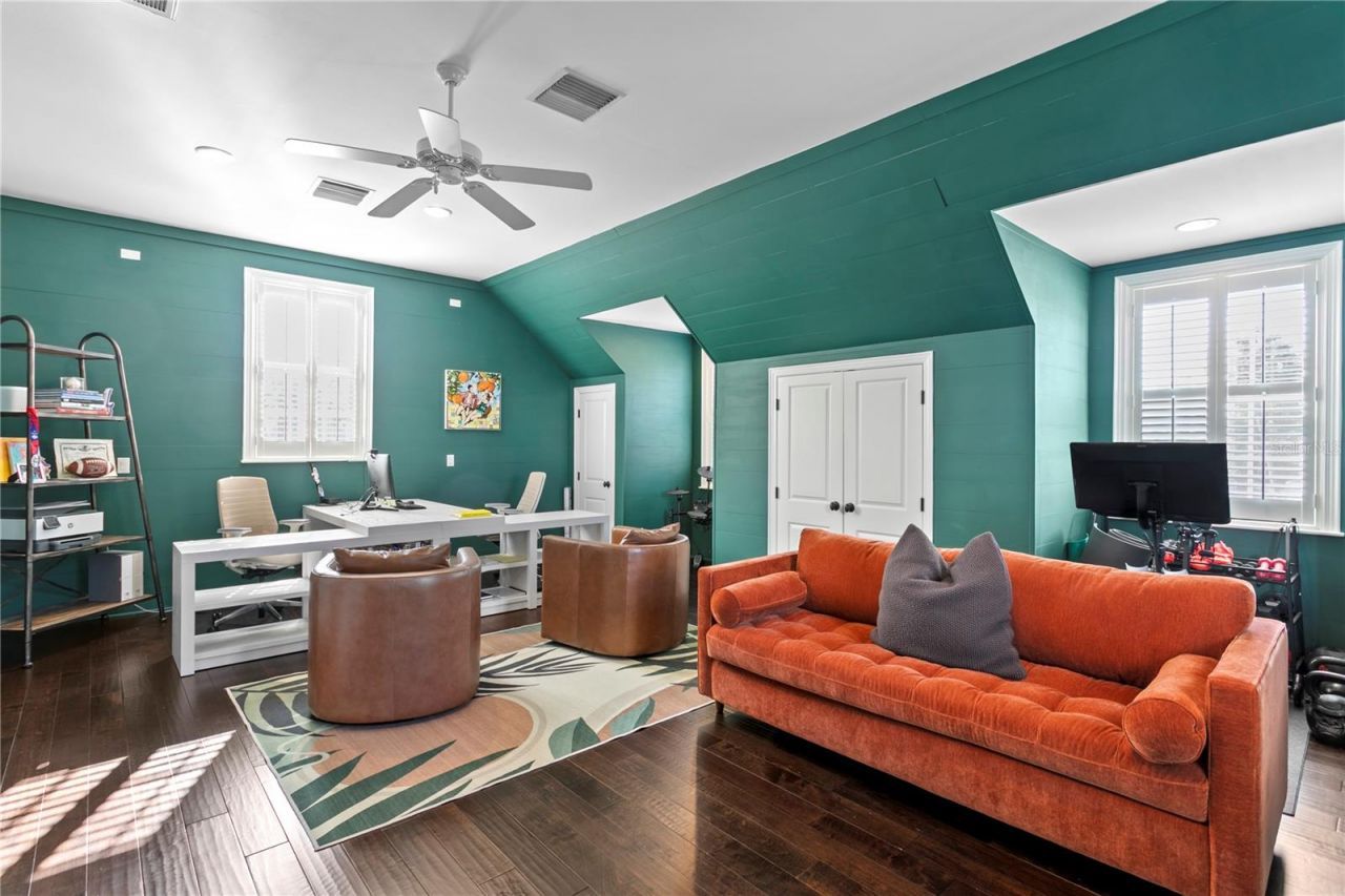 12 S Treasure Drive, Tampa, FL 33609 Photo