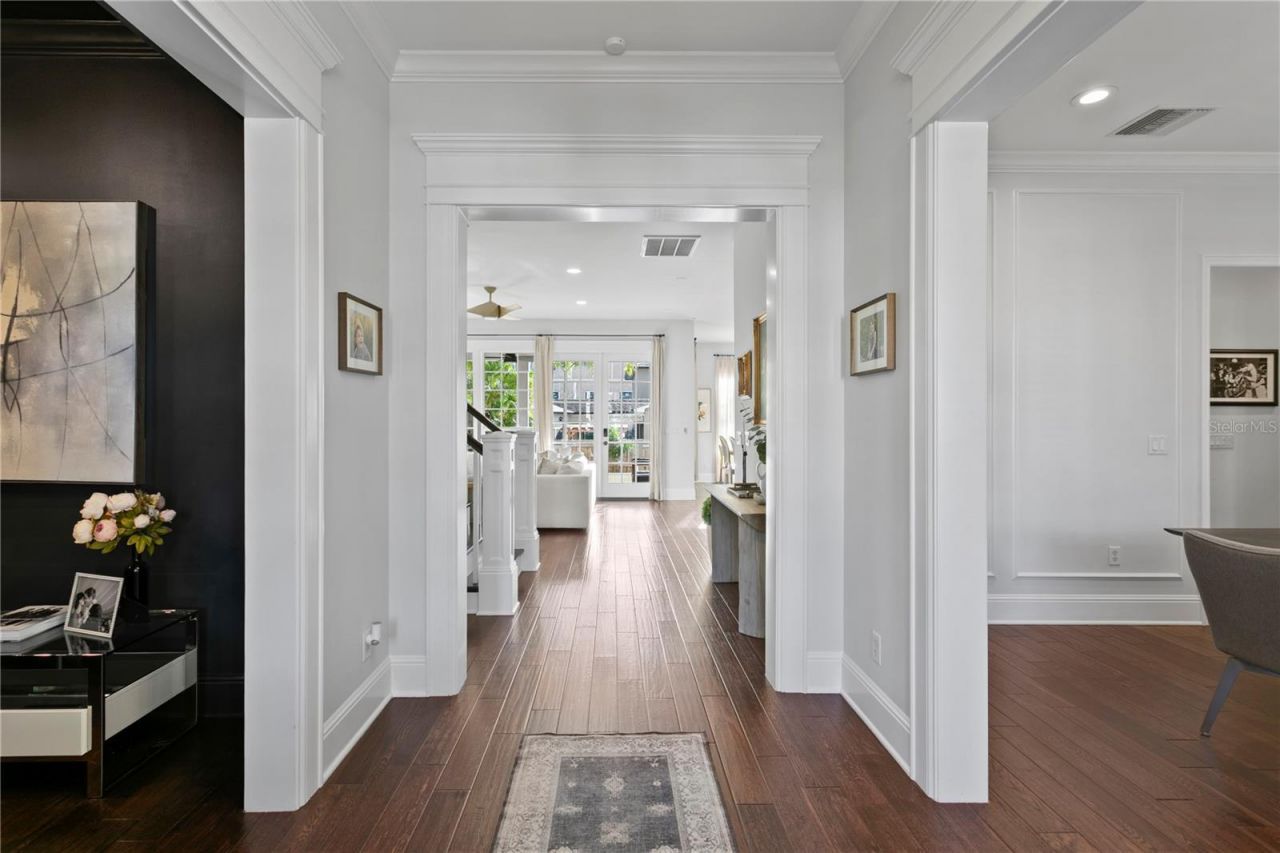 12 S Treasure Drive, Tampa, FL 33609 Photo