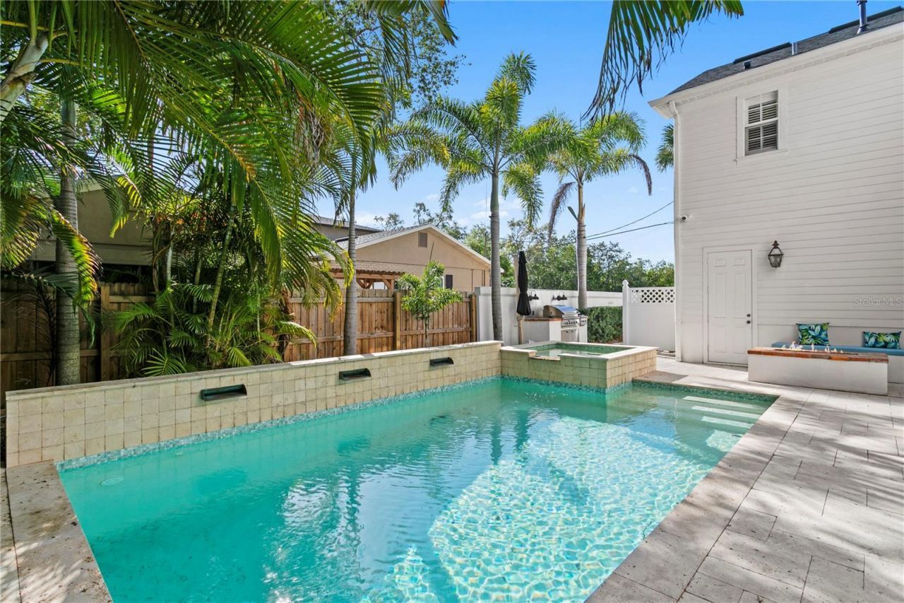12 S Treasure Drive, Tampa, FL 33609 Photo