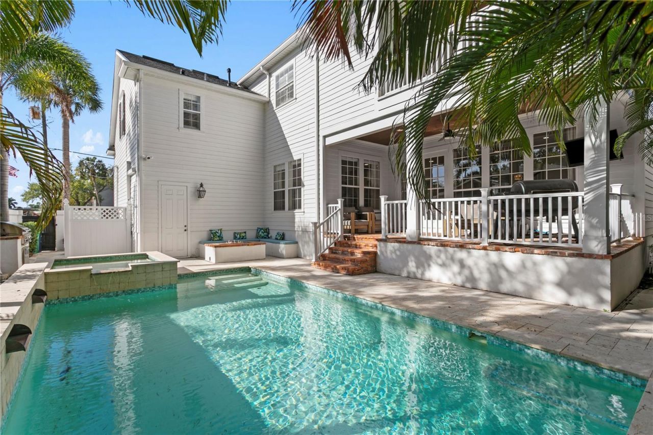 12 S Treasure Drive, Tampa, FL 33609 Photo