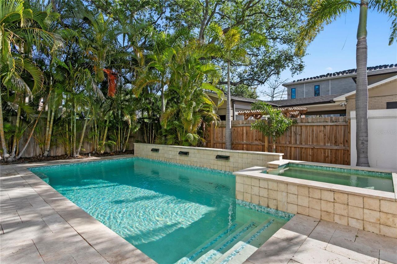 12 S Treasure Drive, Tampa, FL 33609 Photo