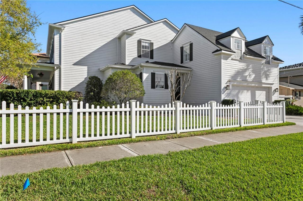 12 S Treasure Drive, Tampa, FL 33609 Photo