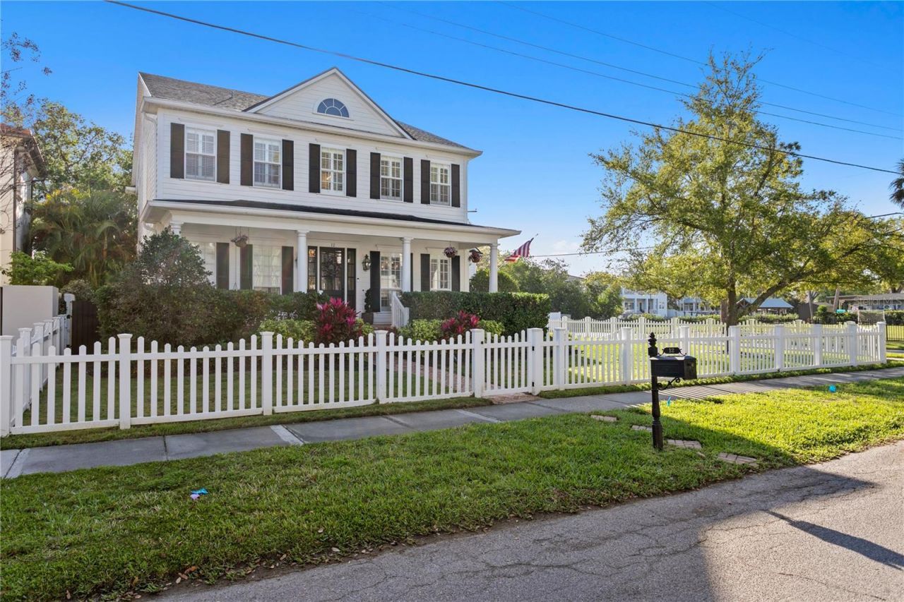 12 S Treasure Drive, Tampa, FL 33609 Photo