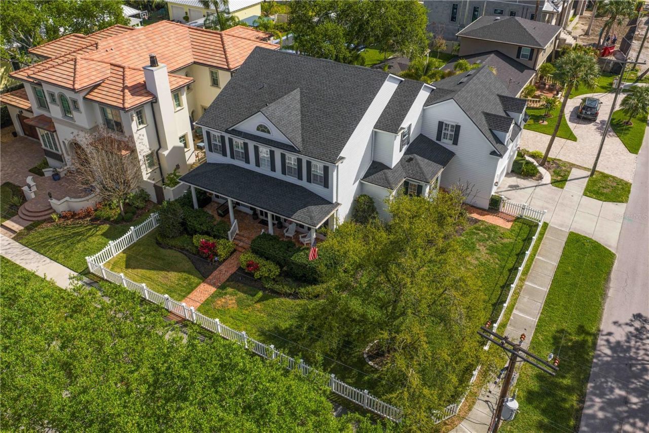 12 S Treasure Drive, Tampa, FL 33609 Photo
