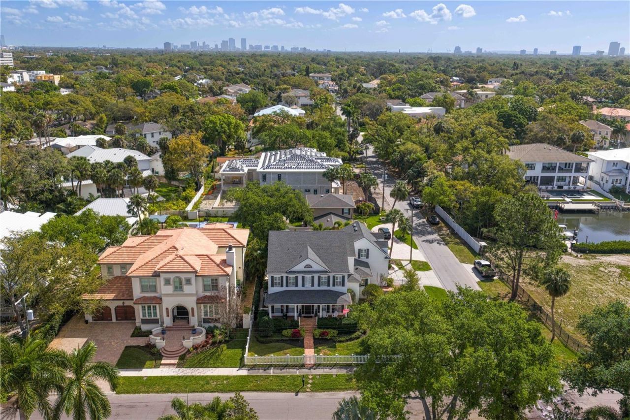 12 S Treasure Drive, Tampa, FL 33609 Photo