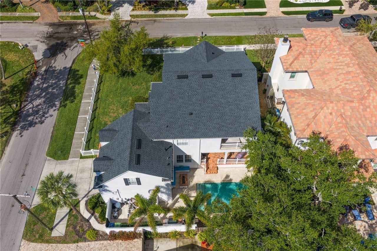12 S Treasure Drive, Tampa, FL 33609 Photo