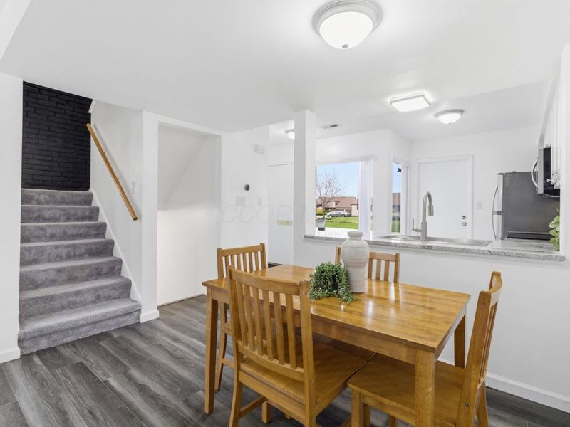 5272 Westbury Drive, Unit 13B, Columbus, OH 43228 Photo 10