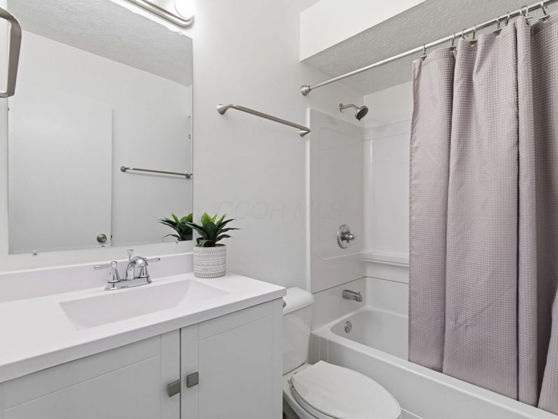 5272 Westbury Drive, Unit 13B, Columbus, OH 43228 Photo 22