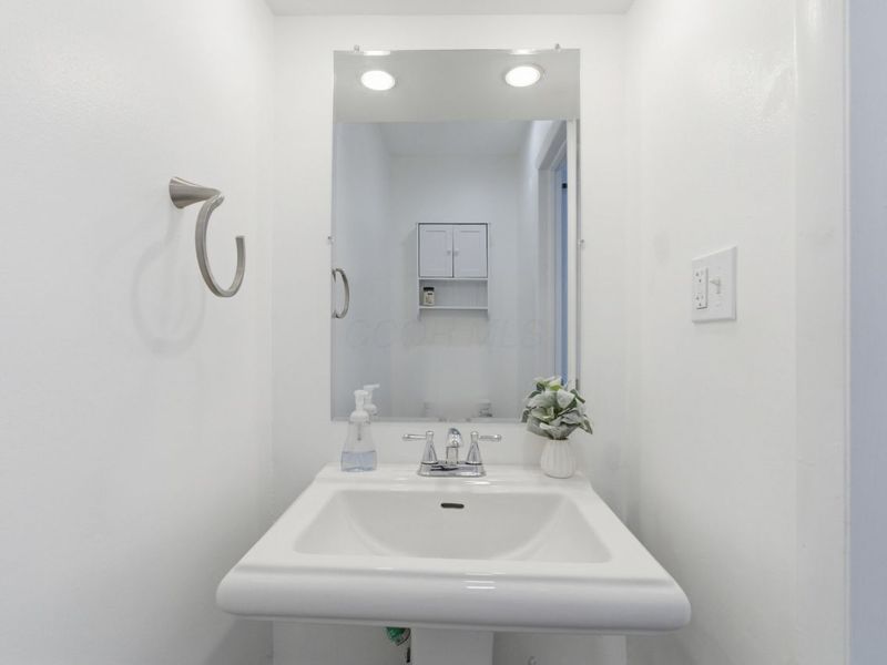 5272 Westbury Drive, Unit 13B, Columbus, OH 43228 Photo 5