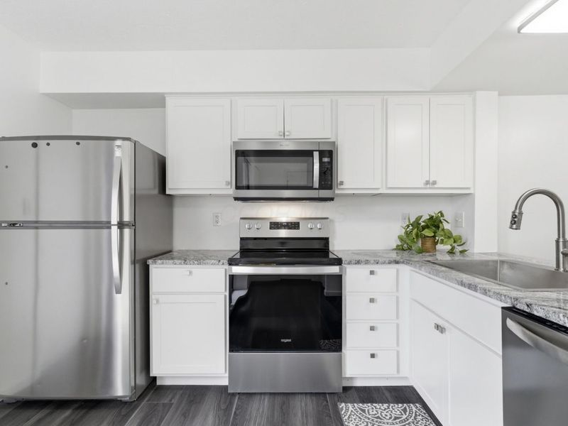 5272 Westbury Drive, Unit 13B, Columbus, OH 43228 Photo 7