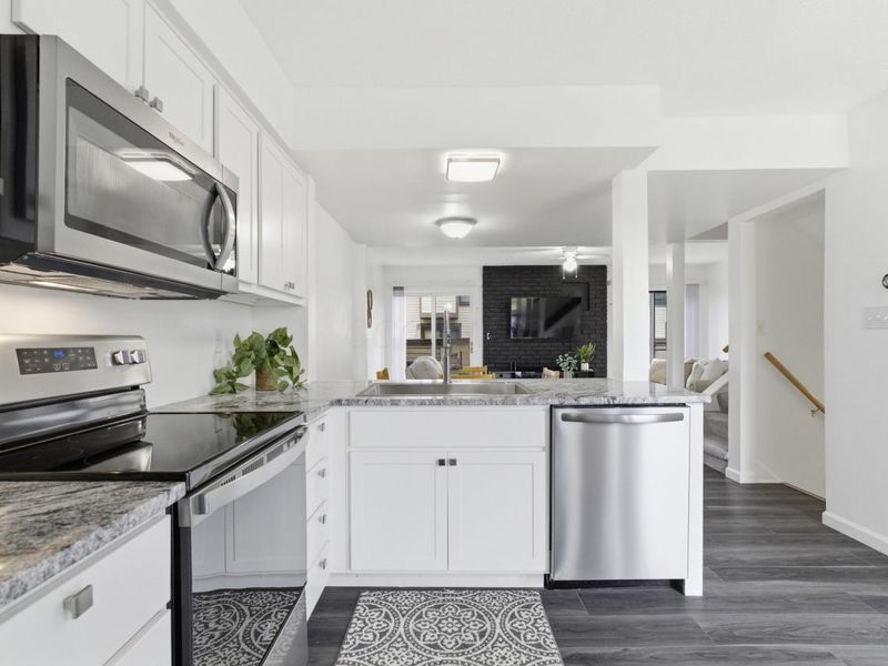 5272 Westbury Drive, Unit 13B, Columbus, OH 43228 Photo 8