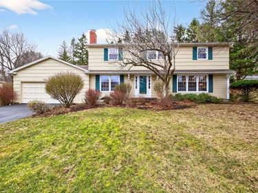 9 Sandpiper Lane, Pittsford, NY 14534