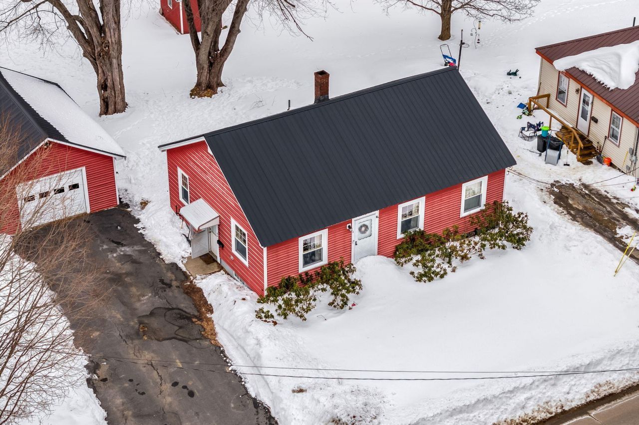 6 Hillcrest Street, Gardiner, ME 04345 Main Photo