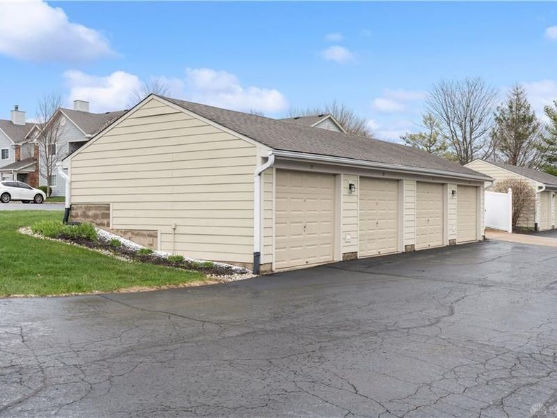 6673 Brigham Square, Centerville, OH 45459 Photo 3