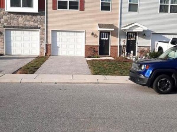 936 ADMIRALS QUAY DRIVE , MECHANICSBURG, PA 17050