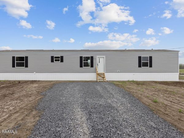 1063 Jeffrey Broussard Road, Breaux Bridge, LA 70517