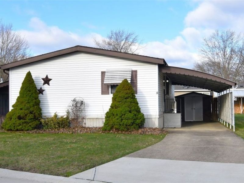 5 Michael Drive, Unit 5, Olmsted Township, OH 44138 Photo 2