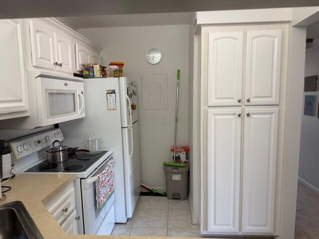 812 Sky Pine Way, Unit D2, Greenacres, FL 33415 Photo