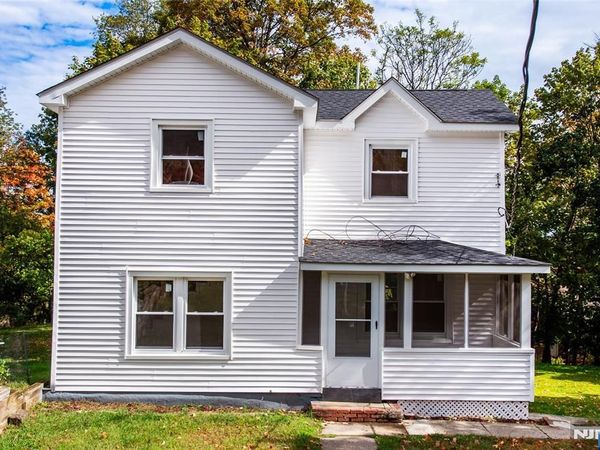 20 Ella Street, BLOOMINGDALE, NJ 07403