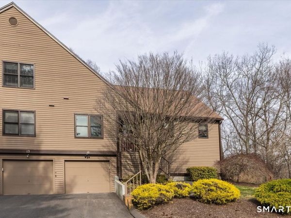 10 Juniper, Unit 10, Monroe, CT 06468