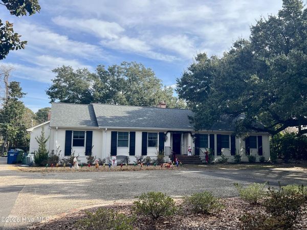 1833 S Live Oak Parkway, Wilmington, NC 28403