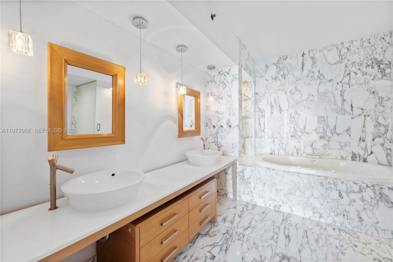 450 Alton Rd , Unit 3206, Miami Beach, FL 33139 Photo