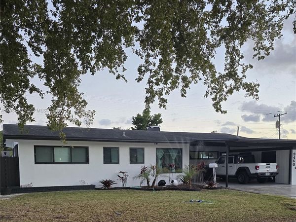 9460 Martinique Dr , Cutler Bay, FL 33189