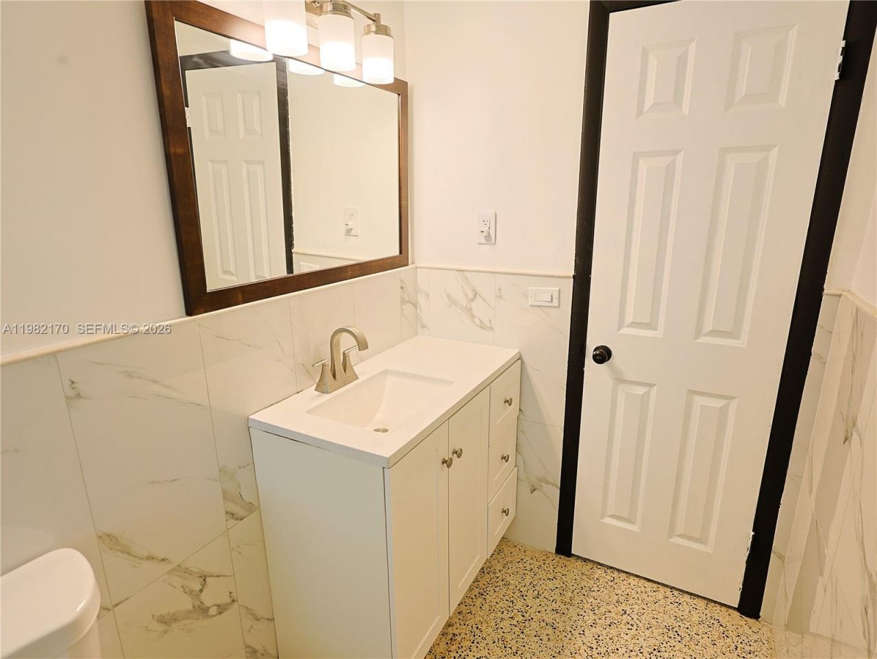 9460 Martinique Dr, Cutler Bay, FL 33189 Photo