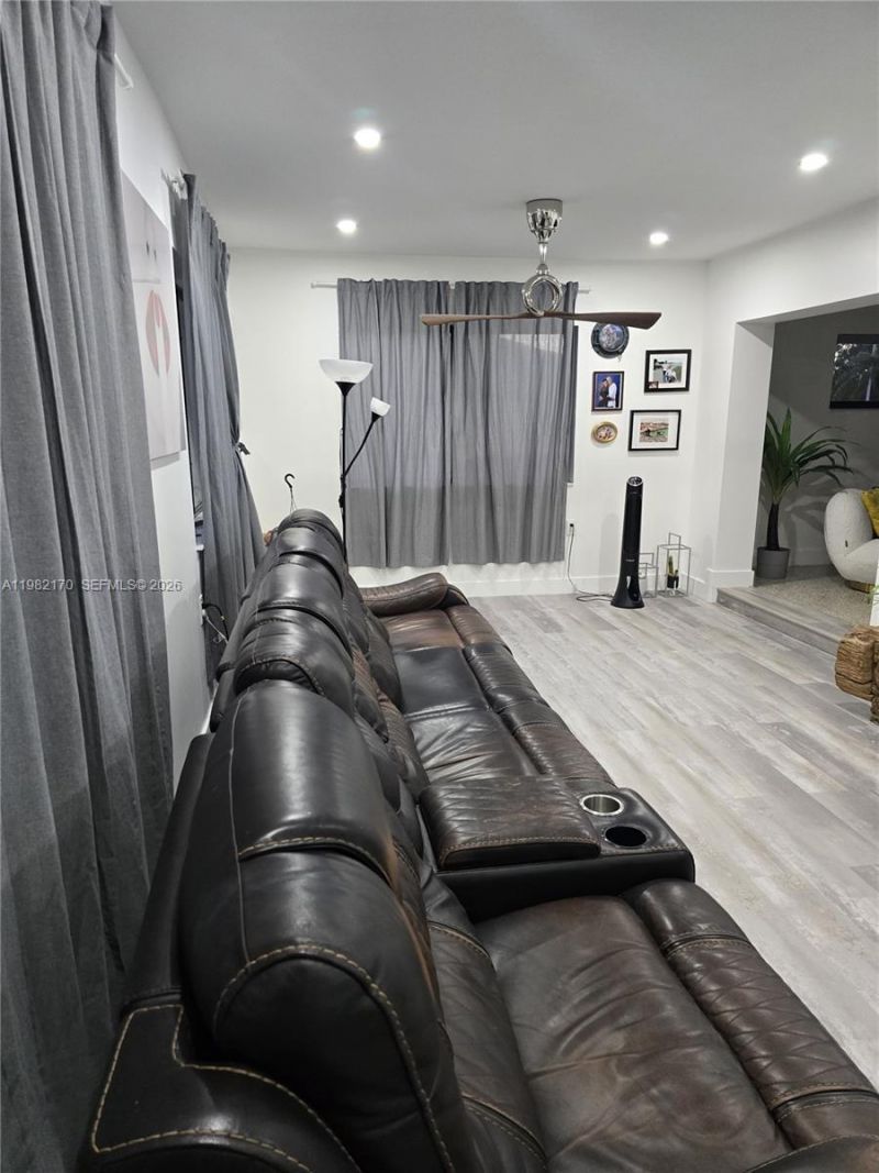 9460 Martinique Dr , Cutler Bay, FL 33189 Photo