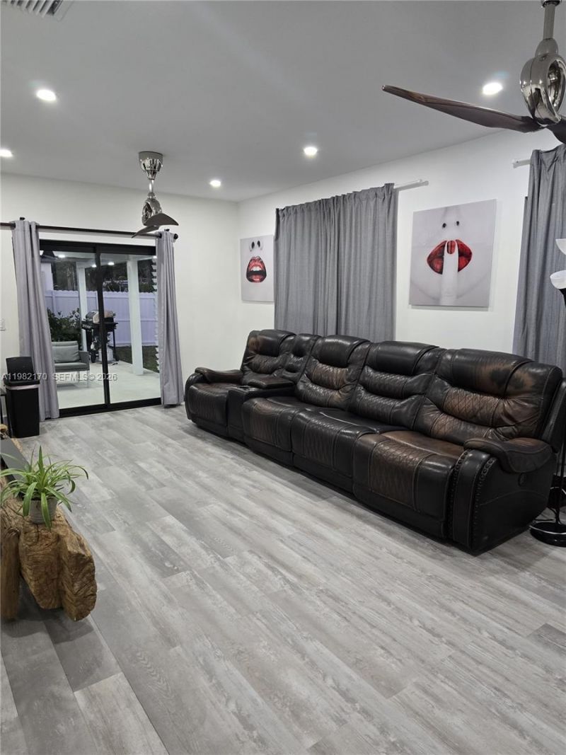 9460 Martinique Dr, Cutler Bay, FL 33189 Photo