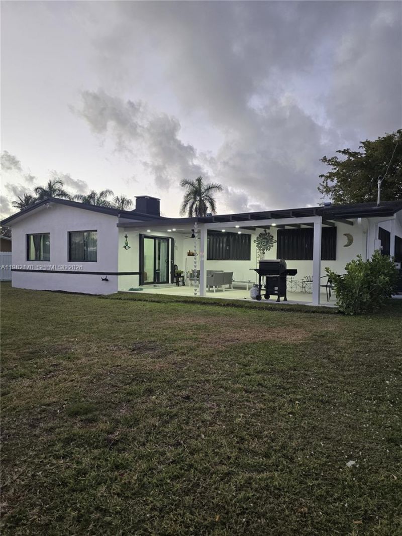 9460 Martinique Dr , Cutler Bay, FL 33189 Photo