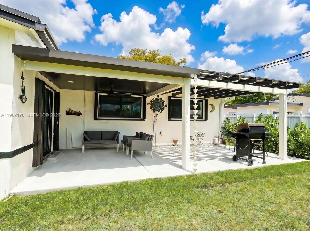 9460 Martinique Dr, Cutler Bay, FL 33189 Photo