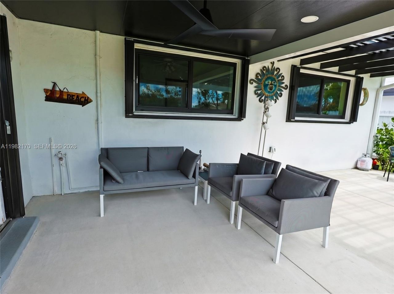 9460 Martinique Dr, Cutler Bay, FL 33189 Photo