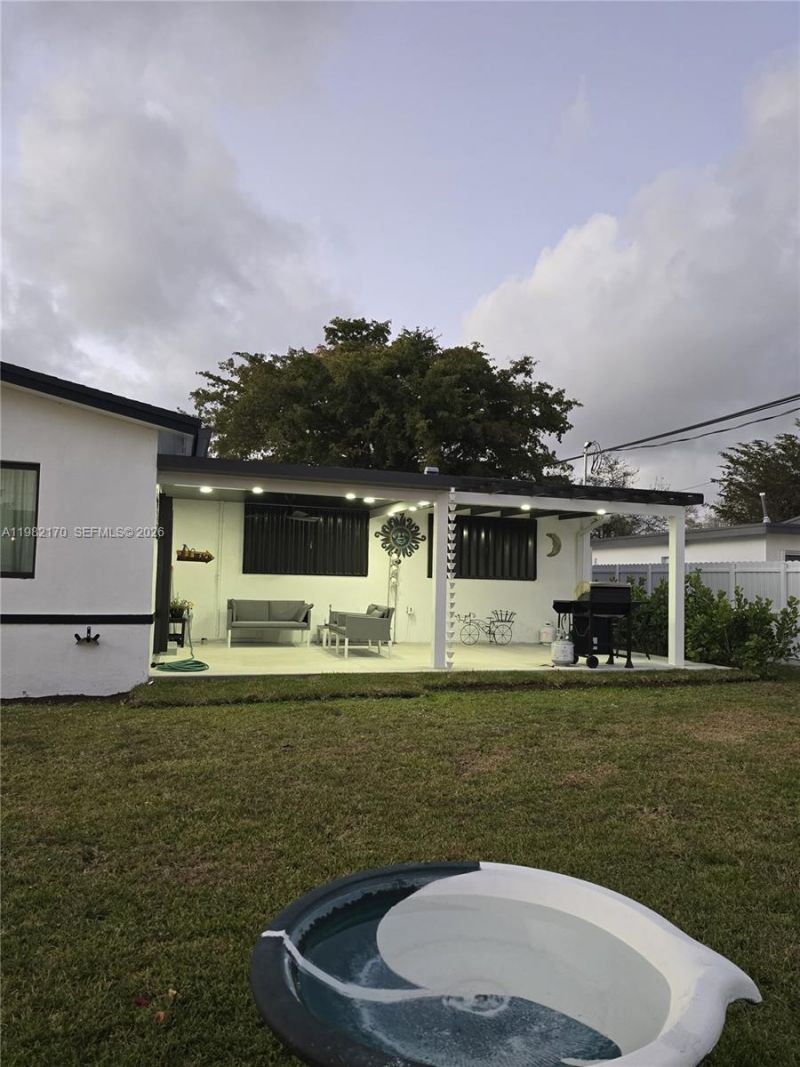 9460 Martinique Dr, Cutler Bay, FL 33189 Photo