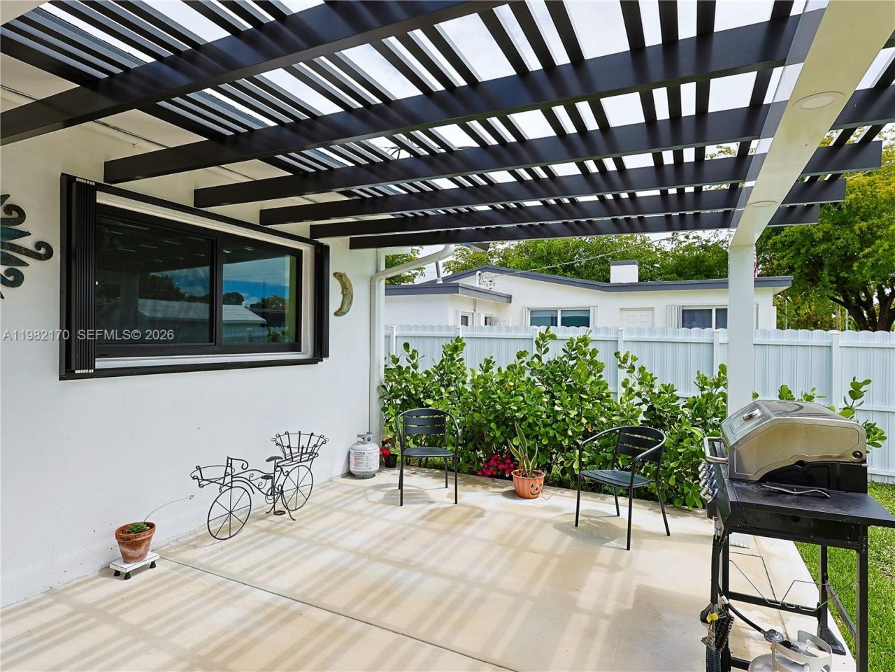 9460 Martinique Dr, Cutler Bay, FL 33189 Photo