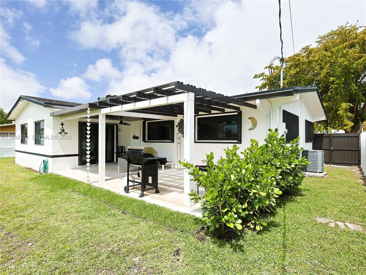 9460 Martinique Dr, Cutler Bay, FL 33189 Photo