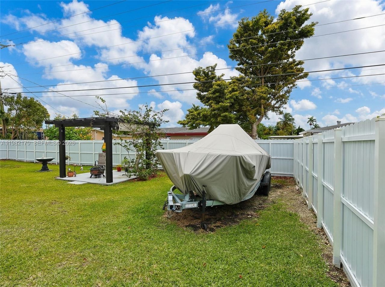 9460 Martinique Dr, Cutler Bay, FL 33189 Photo