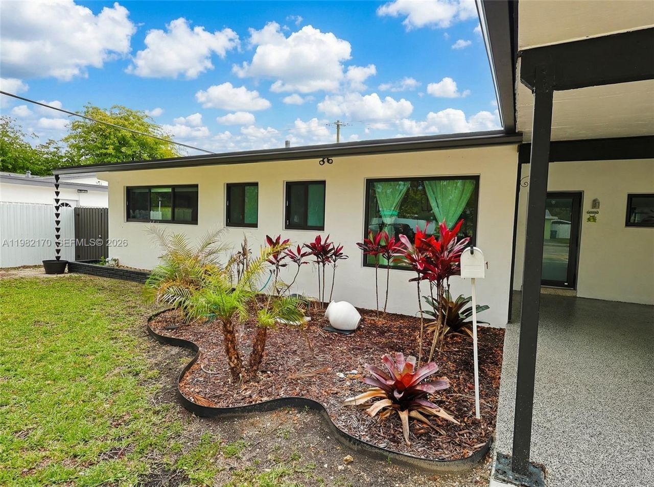 9460 Martinique Dr, Cutler Bay, FL 33189 Photo