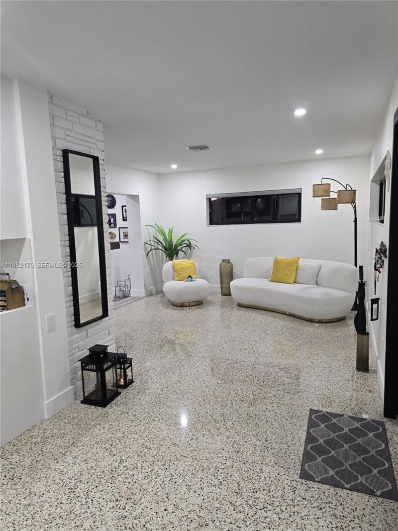 9460 Martinique Dr, Cutler Bay, FL 33189 Photo