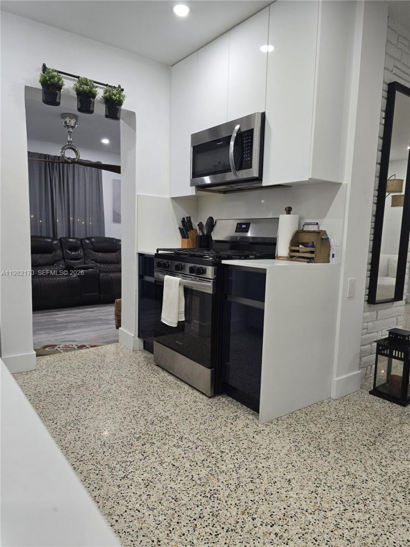 9460 Martinique Dr , Cutler Bay, FL 33189 Photo