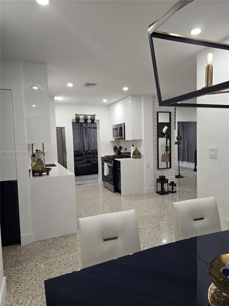 9460 Martinique Dr , Cutler Bay, FL 33189 Photo