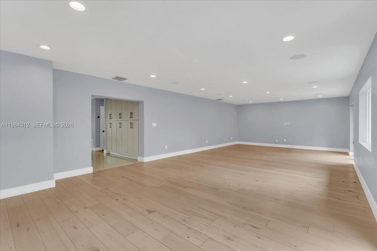 10330 SW 51st St , Miami, FL 33165 Photo